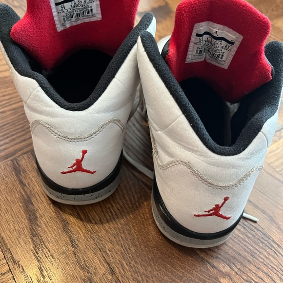 My sons Jordan’s . Somehow he went from a 2 to 4 overnight . ( sold out ) - Picture 3 of 4